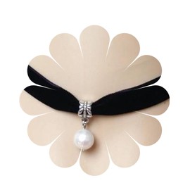 Yheakne Boho Pearl Velvet Choker Necklace Short Pearl Pendant Necklace Vintage Plain Black Necklace Gothic Velvet Ribbon Collar Necklace Chain Jewellery for Women and Girls, Metal, Pearl