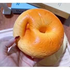 Bagel Slow Rising Squishy，Stress Balls，Stress Relief,Fidget Toys,Party Favor Gift