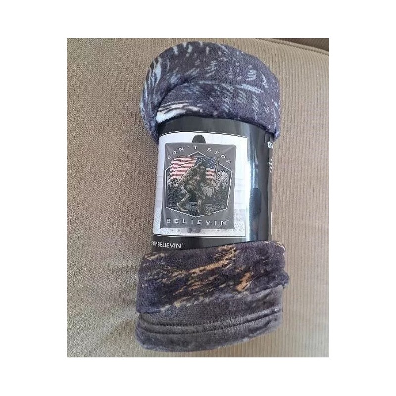 None Sasquatch Big Foot New US American Flag Throw Gift