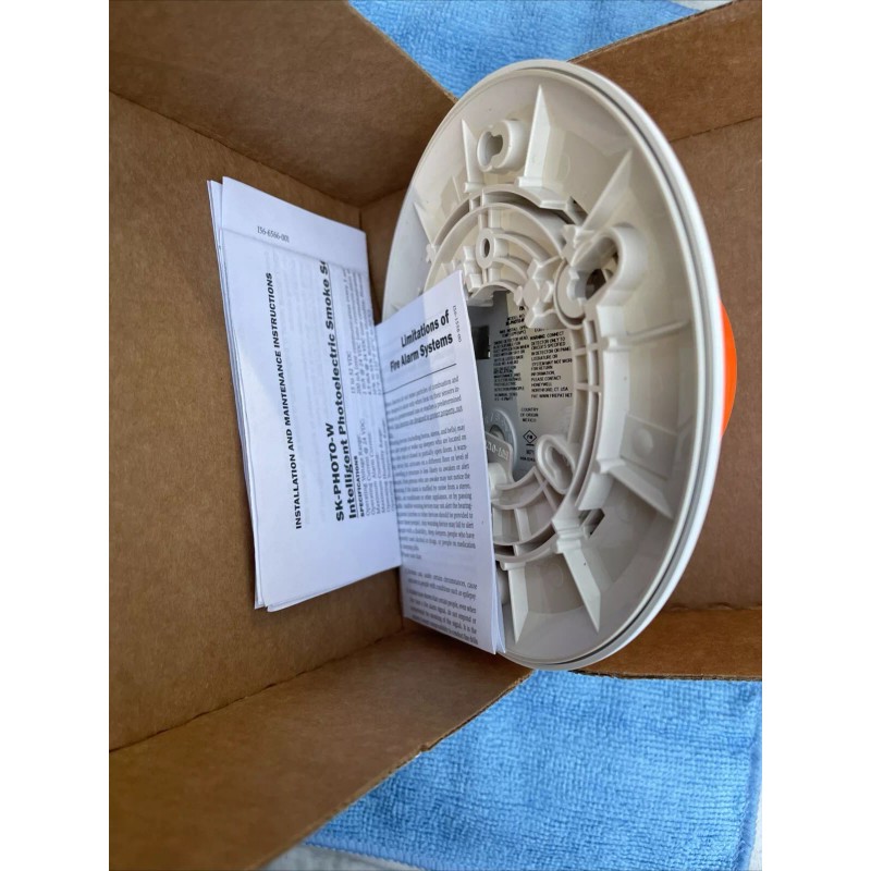 SILENT KNIGHT SK-PHOTO-W PHOTOELECTRIC SMOKE DETECTOR - WHITE - NEW