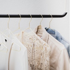 Design Clothes Hangers Made of Sturdy Metal - Pack of 8 (Gold)