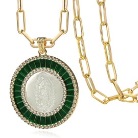 MARYANA Collar con medalla de la Virgen de Guadalupe, de forma redonda, de Madre Perla natural tallada, rodeada de incrustaciones de zirconias (verde), la base es de cobre y está chapada en oro de 18 quilates. Joyería religiosa, para mujer.