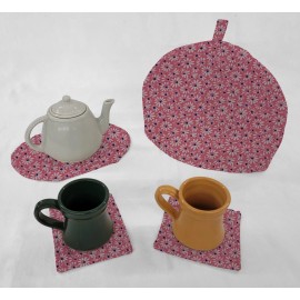 Penny's Needful Things Crazy for Daisies Tea Pot Cozy & Coaster Set - Pink