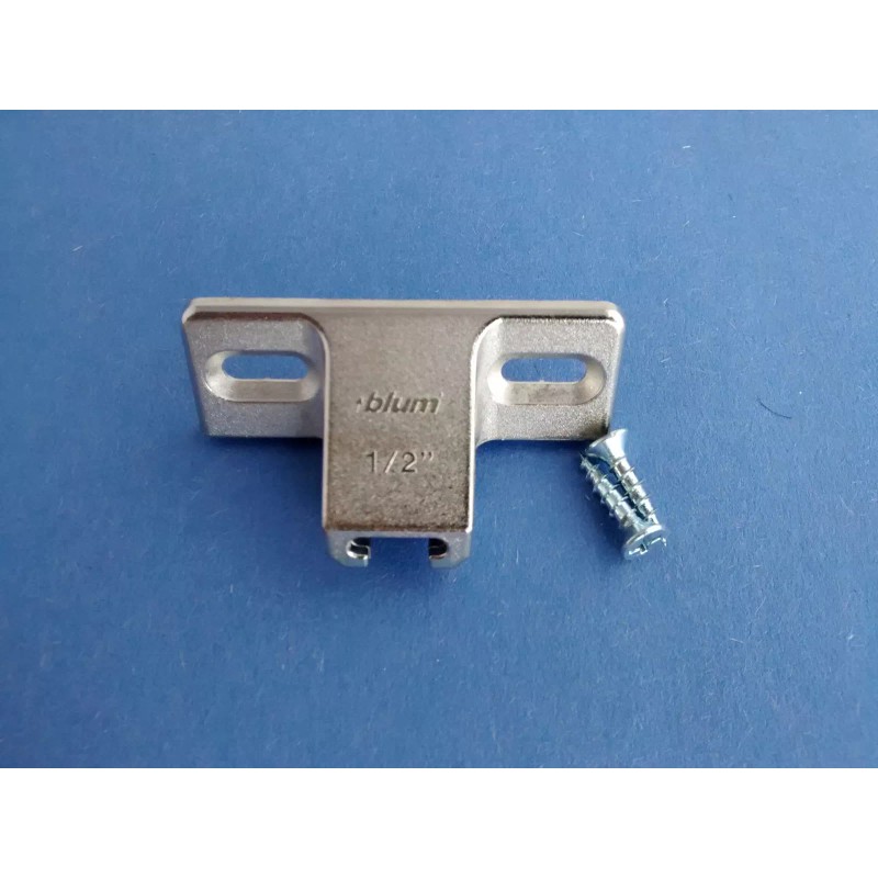BLUM COMPACT 33 HINGE MOUNTING PLATE - 1/2 " OVERLAY
