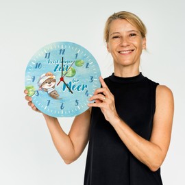 Ottfried the Otter Wall Clock with Saying "Es ist immer Zeit für Meer" [German Language] A Colourful Clock for Children's Room Children's Birthday Maritime Otter Decor Watercolour Cute Sailors Motif