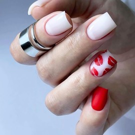 24 Pcs Valentines Press on Nails Short Square Red Lips Fake Nails with Designs White False Nails Full Cover Glue on Nails Holiday Artificial Nails for Women Girl Valentine's Nail Decoration