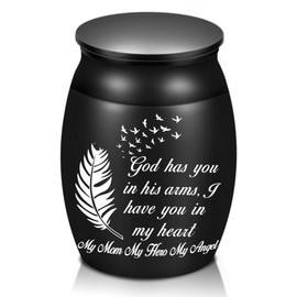 Hermosas urnas para cenizas de mamá, urnas decorativas pequeñas de 1.6 pulgadas de alto, urna de recuerdo para funeral, urnas de cremación hechas a mano, grabado de Dios te tiene en sus brazos, urna