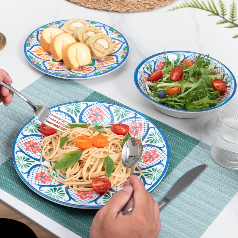 ZAROCRUS 18 Pieces Melamine Dinnerware Sets, Service for 6, Paisley