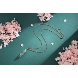 MAIBAOTA Tree of Life Wire Wrapped Crystal Point Necklace Green Aventurine Healing Crystals Stone Pendant Necklaces Natural Reiki Quartz Gemstone Jewelry for Women