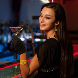 Luwint Black Mesh Gloves Short Elastic Breathable Elegant Gloves Sheer Sun Protection Finger Gloves for Wedding Opera Party Driving (Wrist Gloves, Black)