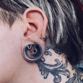 LADEMAYH 2Pcs Cool Bat Ear Plugs Gauges for Ears, Size 0g - 1 inch Ear Tunnels Gauge Earrings, Hypoallergenic Stainless Steel Ear Stretching Ears Gauges Body Jewelry, 08mm=0g, Metal,Stainless Steel,