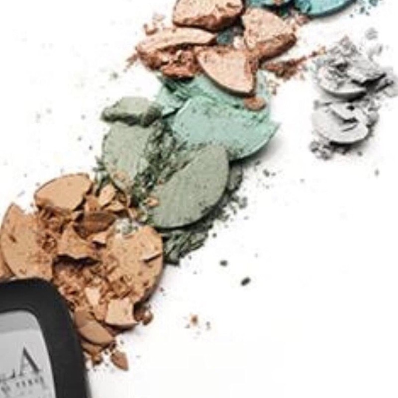 LOLA Eyeshadow Mono Long Lasting Eyeshadow Palette Mattes and Shimmers