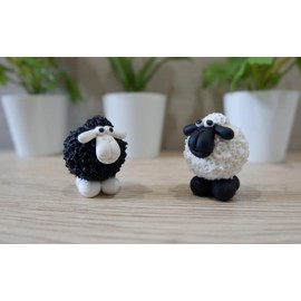 1shopforyou Mini Sheep Figurines Set – 2 Decorative Clay Sheep in Black & White for Home & Garden Décor