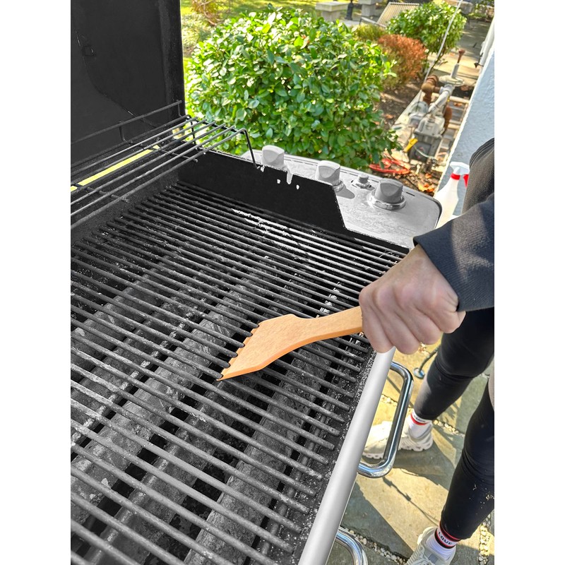 Outset Verde Wooden Grill Scraper, Small Grate Cleaner, No Grooves