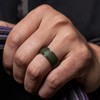 ThunderFit - Anillo de silicona para hombre, borde escalonado, alianza