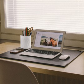 minimaliving Pen Holder,Nordic Style Silicone Waterproof Pencil Holder for Desk Simple&Modern Minimalist Makeup Organizer Multifunctional Office Supplies for Home,Kids and School (White)