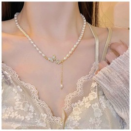 YienDoo Boho Butterfly Pearl Choker Necklace Chain Vintage Gold Butterfly Pendant Necklace Artificial Pearl Choker Beaded Necklace Baroque Pearl Strand Y Necklace Jewelry for Women and Girls