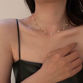 YienDoo Boho Pearl Choker Necklace Vintage Gold Tiny Pearl Satellite Chain Choker Artificial Pearl Beaded Necklace Baroque Statement Pearl Strand Necklace Jewelry for Women and Girls