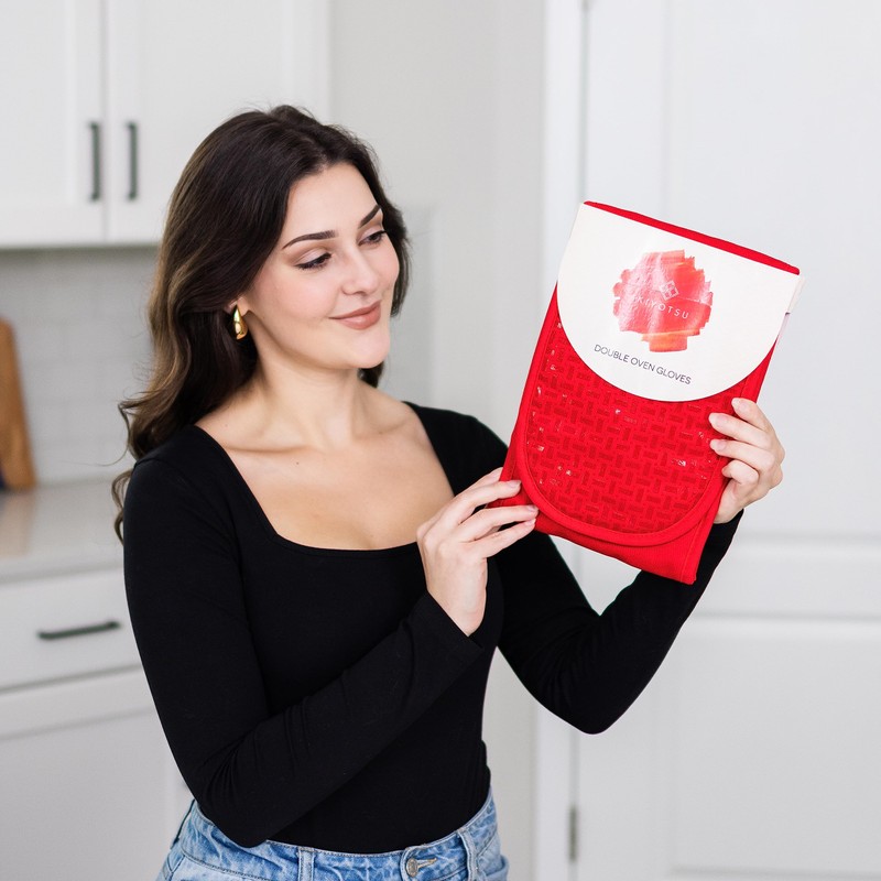 Red Oven Gloves Double Protection by Kiyotsu: Sophisticated Heat Defense