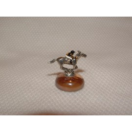 NEW MAN O' WAR MINIATURE FIGURINE HAND PAINTED HORSE RACE JOCKEY SILKS