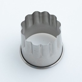 Patissiere 18 – 8 Flower 抜型 40 X H45 PP – 581