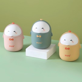 TUHNHGD Mini Rubbish Bin with Lid, Cute Cartoon Table Rubbish Bin, Mini Table Rubbish Bin with Lid, Portable Boxes, Small Boxes for Home, Office, Living Room, Office (Pink)