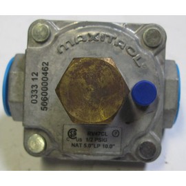 Maxitrol Co. RV47CL12 1/2" 1/2 PSIG Poppet Regulator