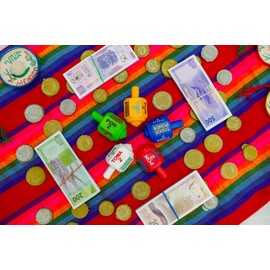 Toma Todo Pirinola Mexicana Spinner Plastic Coins and Mexican Pesos - Mexican Plastic Spinning Top Game. Perfect for Mexican Fiesta Themed Party,Cinco de Mayo Family Mexican Games (Set of 5)