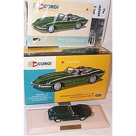 corgi british racing green jaguar e type series 1 3.8 litre car 1.43 scale diecast model