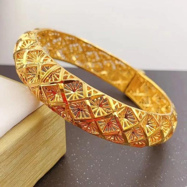 Devastating Designs 24k Gold Over Sterling Silver Womens 7.5" Italian