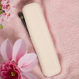 Travel Makeup Brush Holder, Magnetic Anti-Fall Out Silicon Portable Cosmetic Face Brushes Holder, Soft and Sleek Makeup Tools Organizer for Travel-Khaki