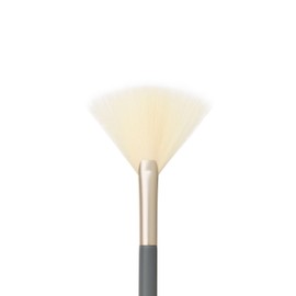 jane iredale Pro Series Fan Brush, Light, Arched Cosmetic Cheek Brush for Soft, Targeted Application of Powder Blush and Bronzer Makeup, Vegan, Cruelty Free