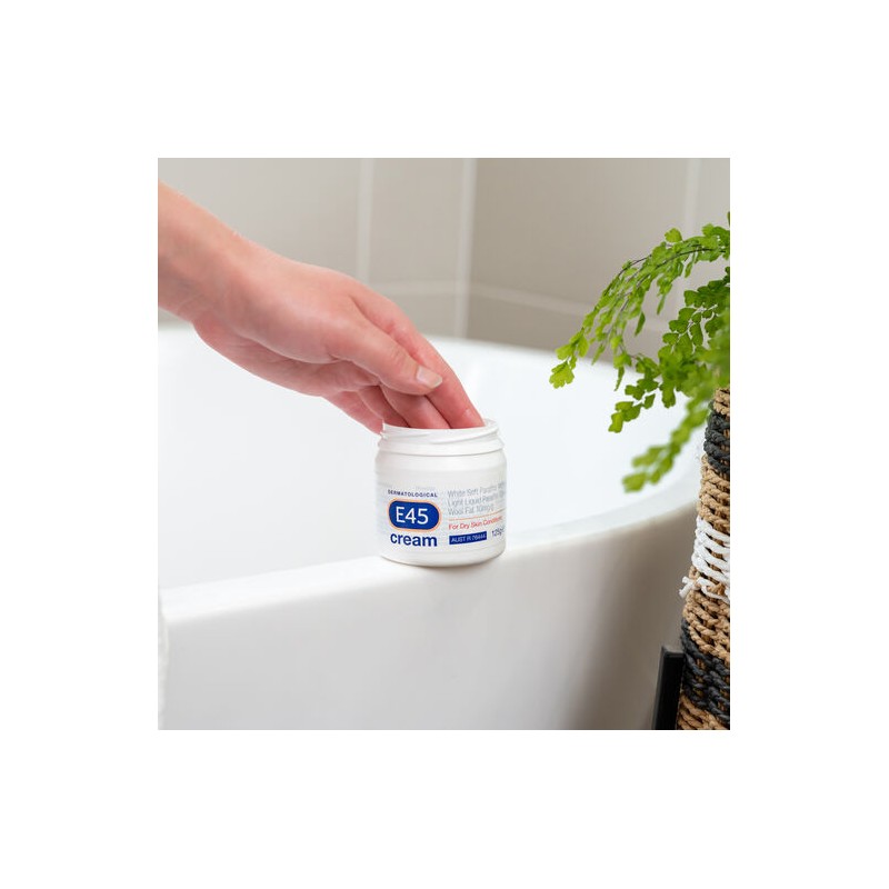 E45 Moisturising Cream for Dry Skin & Eczema 125g