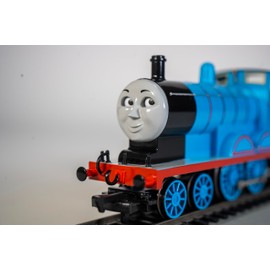 Bachmann Trains - THOMAS & FRIENDS EDWARD ENGINE w/Moving Eyes - HO Scale