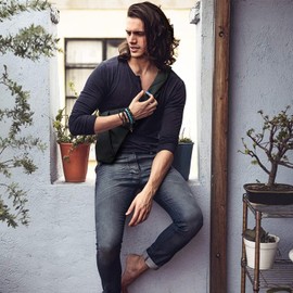 NIID-FINO NEO Sling Bag,Anti-theft Crossbody Shoulder Bag,Chest Bags Slim Flex Bags,Multipurpose Daypack (Meteorite black, Right Hand)