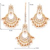 Aheli Faux Kundan y Pearl Wedding Party Pendientes con Maang