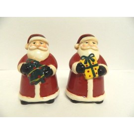ONEIDA JOLLY SANTA SALT & PEPPER SHAKER SET