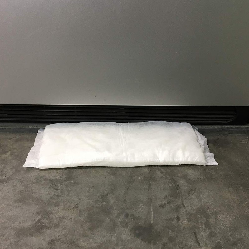 Quick Dam WUM-200 Spill and Leak Mat, White