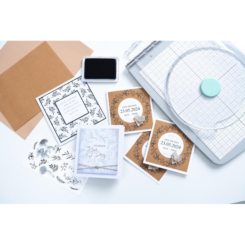 Sizzix Set di 17 timbri trasparenti Garden Botanicals di Lisa