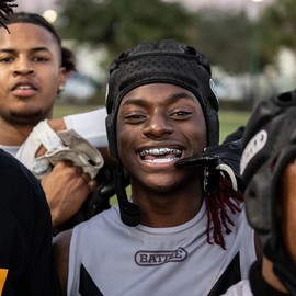 Battle Sports - Protector bucal ultrafino para fútbol (cromo), color rojo