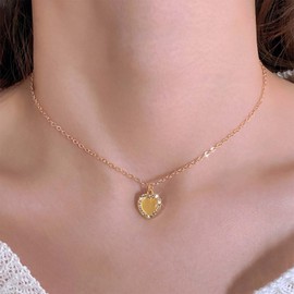 Allereya Vintage Crystal Moonstone Heart Pendant Necklace Rhinestone Love Heart Necklace Gold CZ Opal Heart Necklace Gold Moonstone Necklace Jewellery for Women and Girls, Zinc, No Gemstone