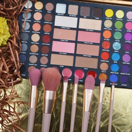 42 Colors Eyeshadow Palette with 7 Makeup Brushes Set Waterproof and sweat-proof Blush Face Powder Lip Gloss Highlighter Eyebrow Powder All in One Gift Kit
