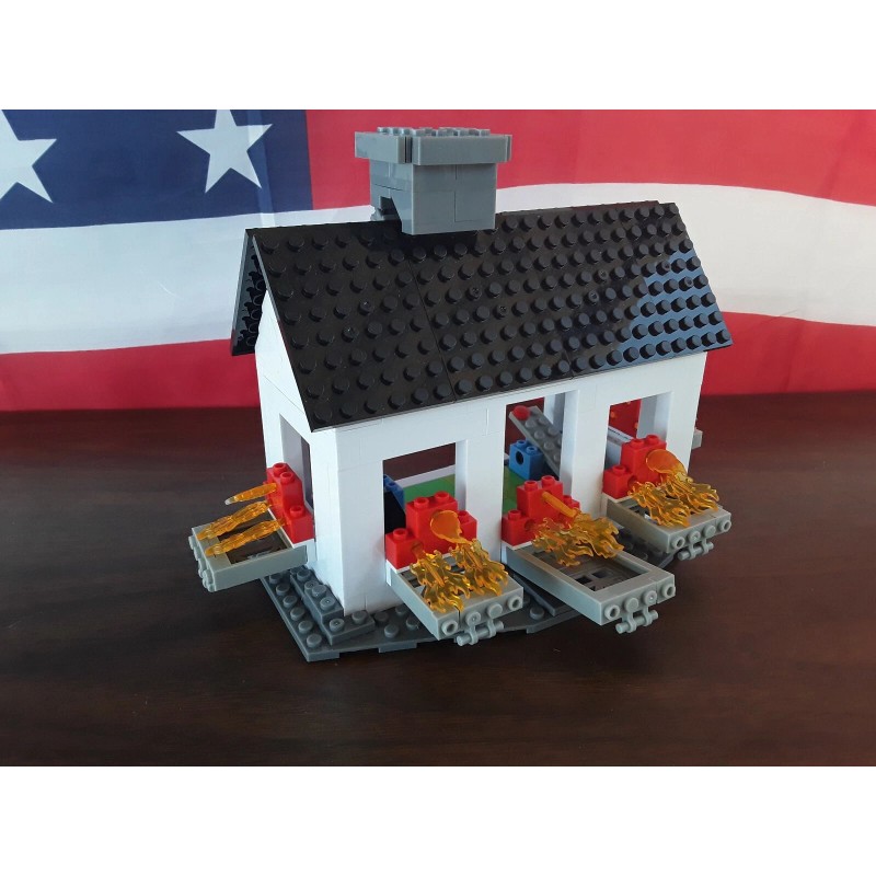 Exploding Kittens Exploding House Construction Set 317pcs New