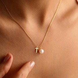 Turandoss Initial Necklaces for Women - 14K Gold Necklace for Women T Letter Necklaces for Women Dainty Gold Pearl Necklaces for Women Choker Necklaces for Women Wedding Birthday Gifts for Women Girls