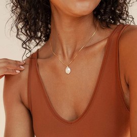 Iaceble Boho Baroque Pearl Choker Necklace Gold Pearl Pendant Necklace Flat Pearl Necklace Irregular Pearl Necklace Chain Jewelry for Women and Girls