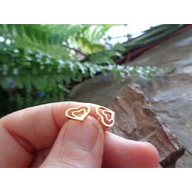 Large and small heart anti-allergic open hearts in gold stainless steel studs. Gold-coloured earrings, love, hearts, anti-allergic, studs, double heart, mother's love, anti-allergic