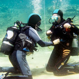2 Capucha de Buceo de Neopreno de Traje Térmico Gorros de Natación con Correas de Barbilla para Esnórquel Sombrero para Mujeres Deportes Acuáticos de Vela, 2,5 mm (Negro, Negro Azul)