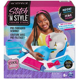 Cool Maker, exclusivo estudio de moda Neon Stitch 'N Style, cose 8 proyectos elegantes, juguete de máquina de coser preroscada, artes y manualidades, juguetes para niños para niñas