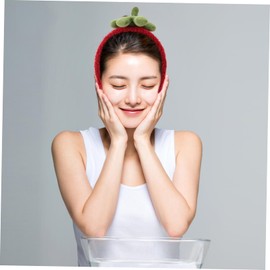 Beavorty Cute Strawberry Spa Headband for Women Soft Fleece Hairband for Washing Face Fashionable Makeup Headband Comfortable and Durable Daily Use Accessory