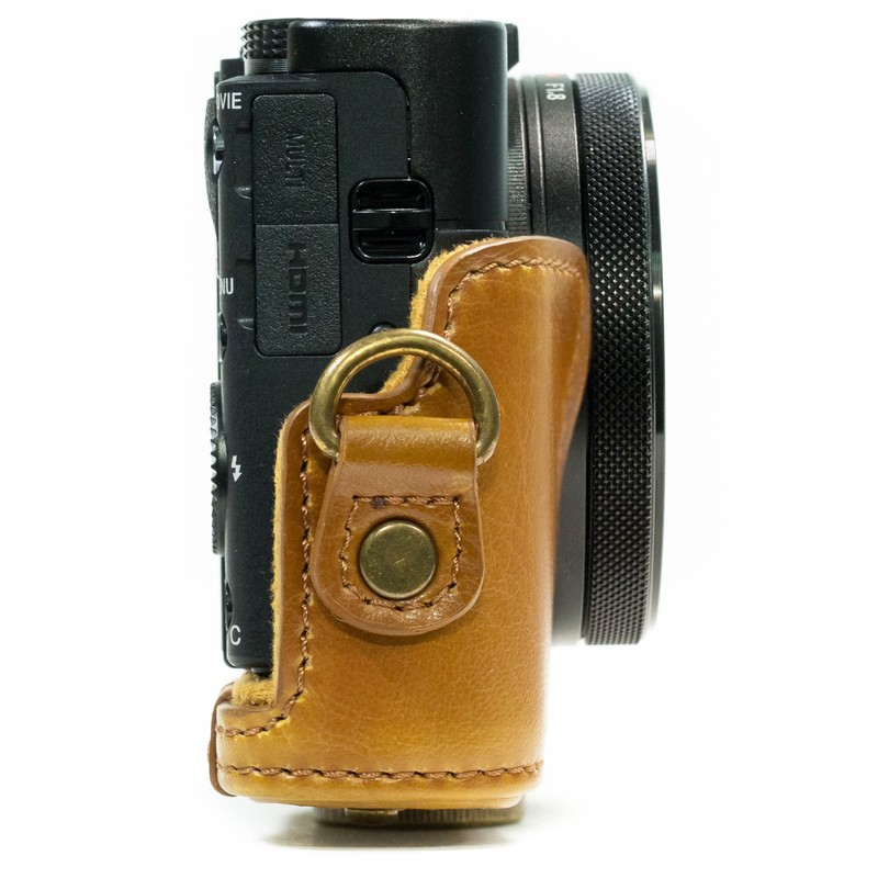 MegaGear "Ever Ready" Protective Leather Camera Case, Bag for Sony